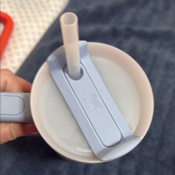 Stanley Pastel Tumbler with Handle - Picture 3 of 4